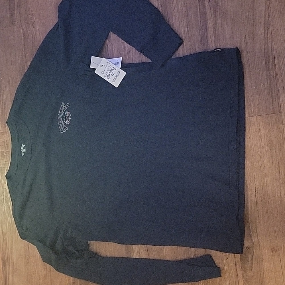 NWT Men's Lrg Billabong Long Sleeve T-Shirt. Awesome colors on the logo.